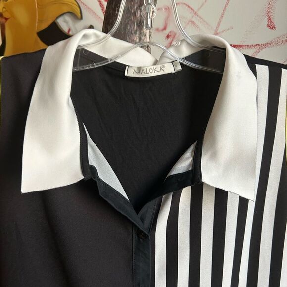 Maloka Black and White Abstract Blouse Small - Picture 6 of 15